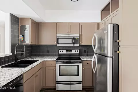 Kitchen - 1295 N Ash St #817, Gilbert, AZ 85233 photo 2 of 2