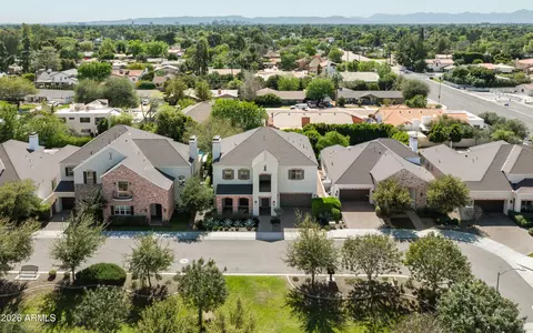 View/Area - 625 W Echo Ln, Phoenix, AZ 85021 photo 5 of 6