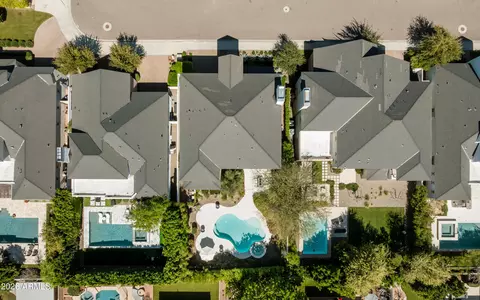 View/Area - 625 W Echo Ln, Phoenix, AZ 85021 photo 1 of 6