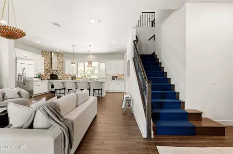 Entry Way - 625 W Echo Ln, Phoenix, AZ 85021 photo 1 of 2
