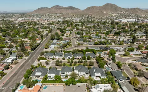 View/Area - 625 W Echo Ln, Phoenix, AZ 85021 photo 2 of 6
