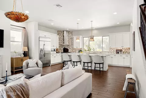 Kitchen - 625 W Echo Ln, Phoenix, AZ 85021 photo 1 of 4