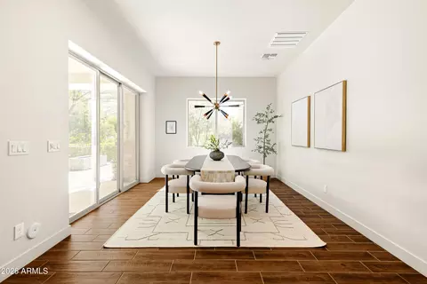 Dining - 625 W Echo Ln, Phoenix, AZ 85021 photo 1 of 2