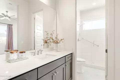 Bath - 625 W Echo Ln, Phoenix, AZ 85021 photo 5 of 7