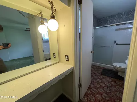 Bath - 1302 W Hayward Ave, Phoenix, AZ 85021 photo 1 of 4