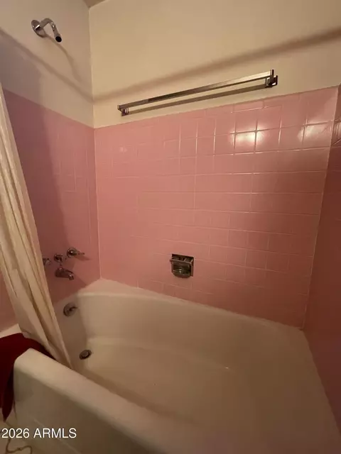 Bath - 1302 W Hayward Ave, Phoenix, AZ 85021 photo 4 of 4
