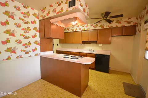 Kitchen - 1302 W Hayward Ave, Phoenix, AZ 85021 photo 1 of 2