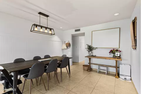 Dining - 2814 E Sierra St, Phoenix, AZ 85028 photo 2 of 2