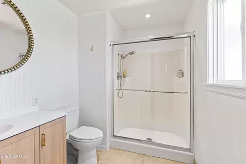 Bath - 2814 E Sierra St, Phoenix, AZ 85028 photo 2 of 4