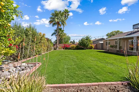 Exterior - 2814 E Sierra St, Phoenix, AZ 85028 photo 4 of 6