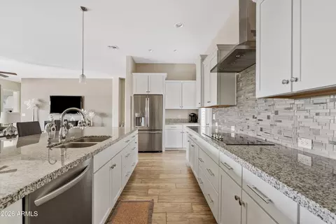 Kitchen - 10331 E Beta Ave, Mesa, AZ 85212 photo 3 of 6