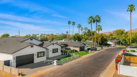 3002 N 53rd Pl, Phoenix, AZ 85018