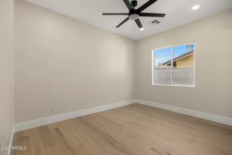 Bedroom - 3002 N 53rd Pl, Phoenix, AZ 85018 photo 3 of 9