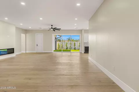 Living - 3002 N 53rd Pl, Phoenix, AZ 85018 photo 1 of 4