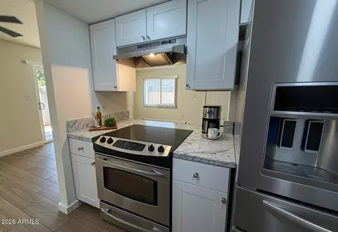 Kitchen - 4513 E Riverside St, Phoenix, AZ 85040 photo 5 of 5
