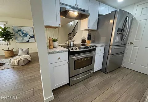 Kitchen - 4513 E Riverside St, Phoenix, AZ 85040 photo 2 of 5