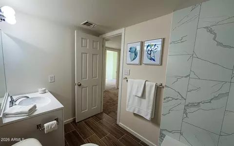 Bath - 4513 E Riverside St, Phoenix, AZ 85040 photo 2 of 2