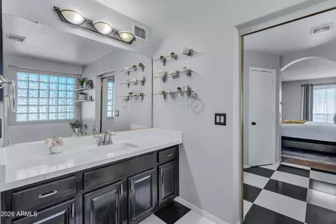 Bath - 309 E Ingram St, Mesa, AZ 85201 photo 2 of 4