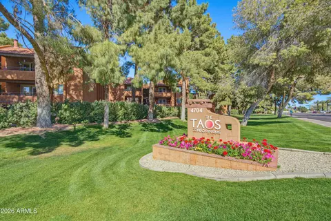 4704 E Paradise Village Pkwy N #303, Phoenix, AZ 85032