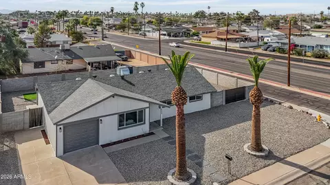 View/Area - 8944 N 17th Ln, Phoenix, AZ 85021 photo 2 of 5