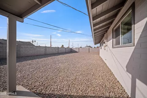 Exterior - 8944 N 17th Ln, Phoenix, AZ 85021 photo 2 of 5