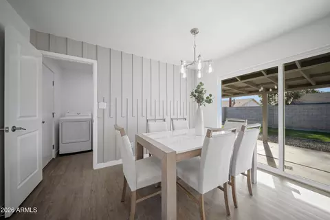 Dining - 8944 N 17th Ln, Phoenix, AZ 85021 photo 1 of 2