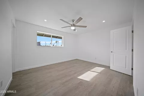 Bedroom - 8944 N 17th Ln, Phoenix, AZ 85021 photo 3 of 5
