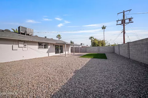 Exterior - 8944 N 17th Ln, Phoenix, AZ 85021 photo 5 of 5