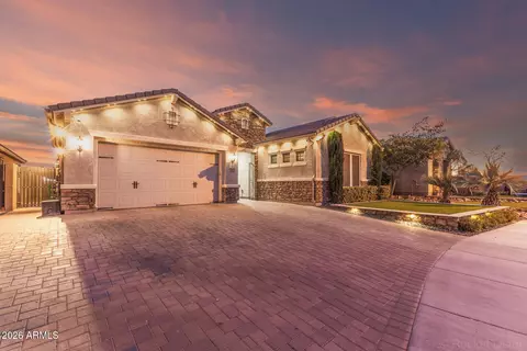 Exterior - 3249 E Nightingale Ln, Gilbert, AZ 85298 photo 3 of 23