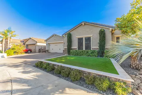 Exterior - 3249 E Nightingale Ln, Gilbert, AZ 85298 photo 8 of 23
