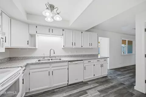 Kitchen - 2820 E Inverness Ave, Mesa, AZ 85204 photo 1 of 2