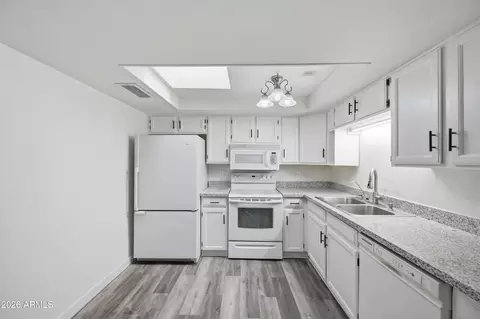Kitchen - 2820 E Inverness Ave, Mesa, AZ 85204 photo 2 of 2