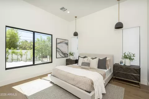 Bedroom - 3923 E Heatherbrae Dr, Phoenix, AZ 85018 photo 2 of 4