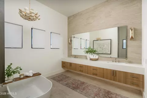 Bath - 3923 E Heatherbrae Dr, Phoenix, AZ 85018 photo 2 of 10