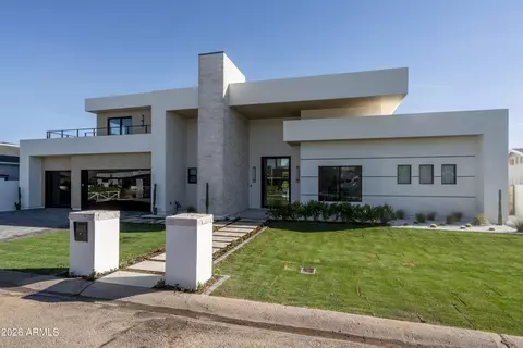 Exterior - 3923 E Heatherbrae Dr, Phoenix, AZ 85018 photo 4 of 9