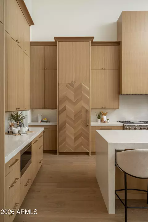 Kitchen - 3923 E Heatherbrae Dr, Phoenix, AZ 85018 photo 4 of 5