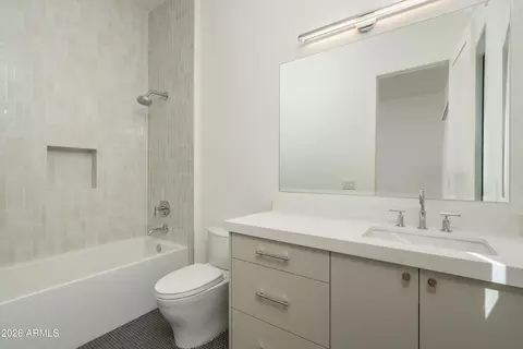 Bath - 3923 E Heatherbrae Dr, Phoenix, AZ 85018 photo 9 of 10