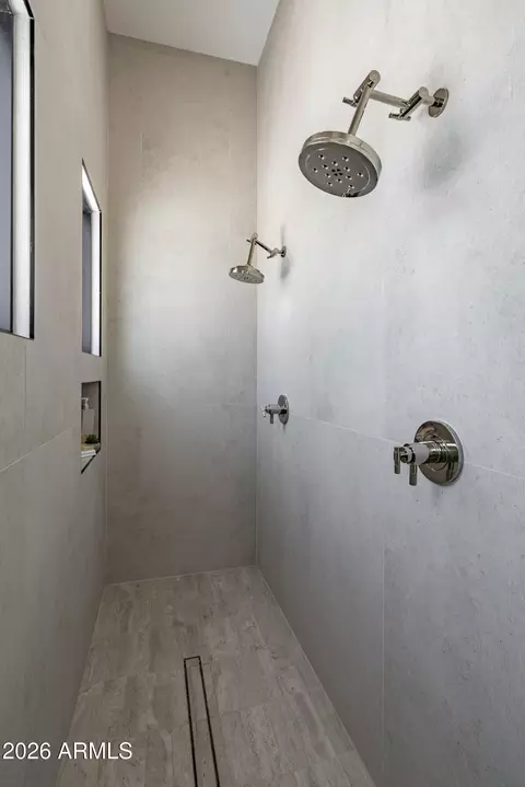 Bath - 3923 E Heatherbrae Dr, Phoenix, AZ 85018 photo 3 of 10