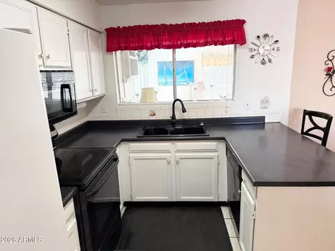 Kitchen - 7919 E Flossmoor Ave, Mesa, AZ 85208 photo 2 of 2