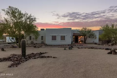 44015 N 20th St, New River, AZ 85087