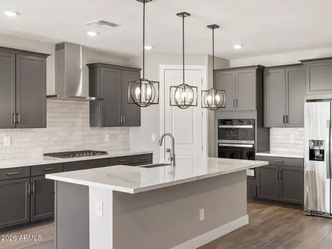 442 W Flatiron Trl, Apache Junction, AZ 85120