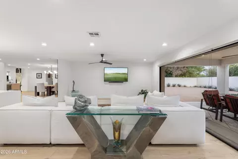 Living - 4639 E Osborn Rd, Phoenix, AZ 85018 photo 1 of 3