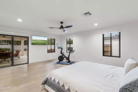 Bedroom - 4639 E Osborn Rd, Phoenix, AZ 85018 photo 3 of 7