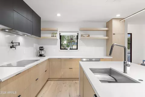 Kitchen - 4639 E Osborn Rd, Phoenix, AZ 85018 photo 3 of 4