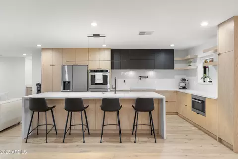 Kitchen - 4639 E Osborn Rd, Phoenix, AZ 85018 photo 1 of 4