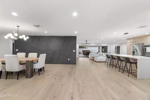 Dining - 4639 E Osborn Rd, Phoenix, AZ 85018 photo 1 of 4