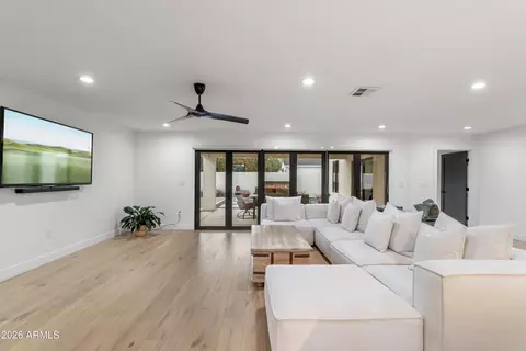 Living - 4639 E Osborn Rd, Phoenix, AZ 85018 photo 3 of 3