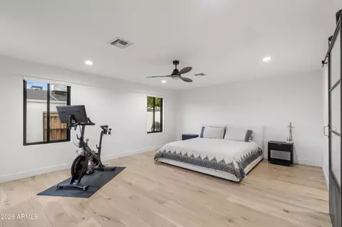 Bedroom - 4639 E Osborn Rd, Phoenix, AZ 85018 photo 1 of 7