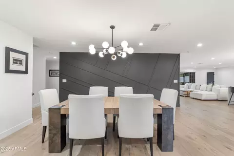 Dining - 4639 E Osborn Rd, Phoenix, AZ 85018 photo 3 of 4