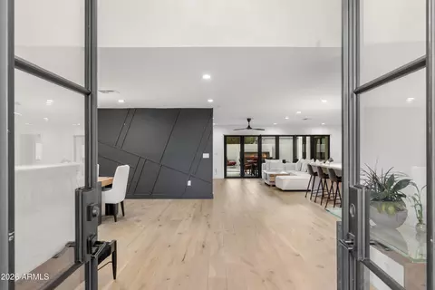 Entry Way - 4639 E Osborn Rd, Phoenix, AZ 85018 photo 1 of 4
